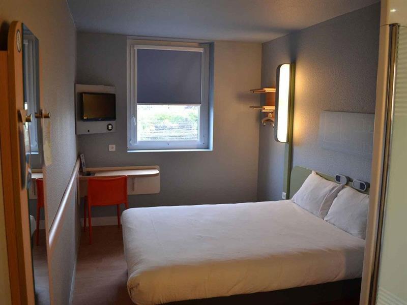 Ibis Budget Paris Porte De Vanves Exterior photo